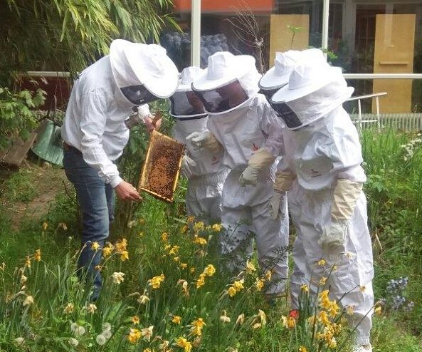De natuur helpen? Dat is nu flink investeren in natuuronderwijs op scholen. Deze kinderen zijn later weer de beleidsmakers....... #natuur #onderwijs #coderoodvoornatuur
