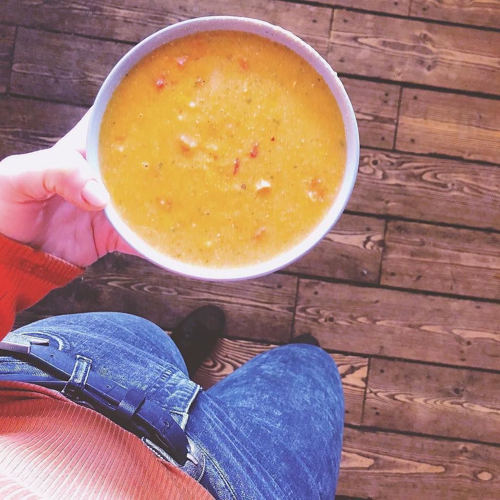 meal_prepper's tweet photo. RT @theBlueCornerL: Red Thai chicken soup 😍🍵😋
.
.
.
#souplife #chicken #chickenbreast #paleodinner #soupoftheday #soupedujour #want #recipe #paleoeating #mealprep #mealprepmonday #mealprepsunday #fitfood #cooking #fitspo #fitmeals #cleaneating #snack… https://t.co/DFABunLg8a