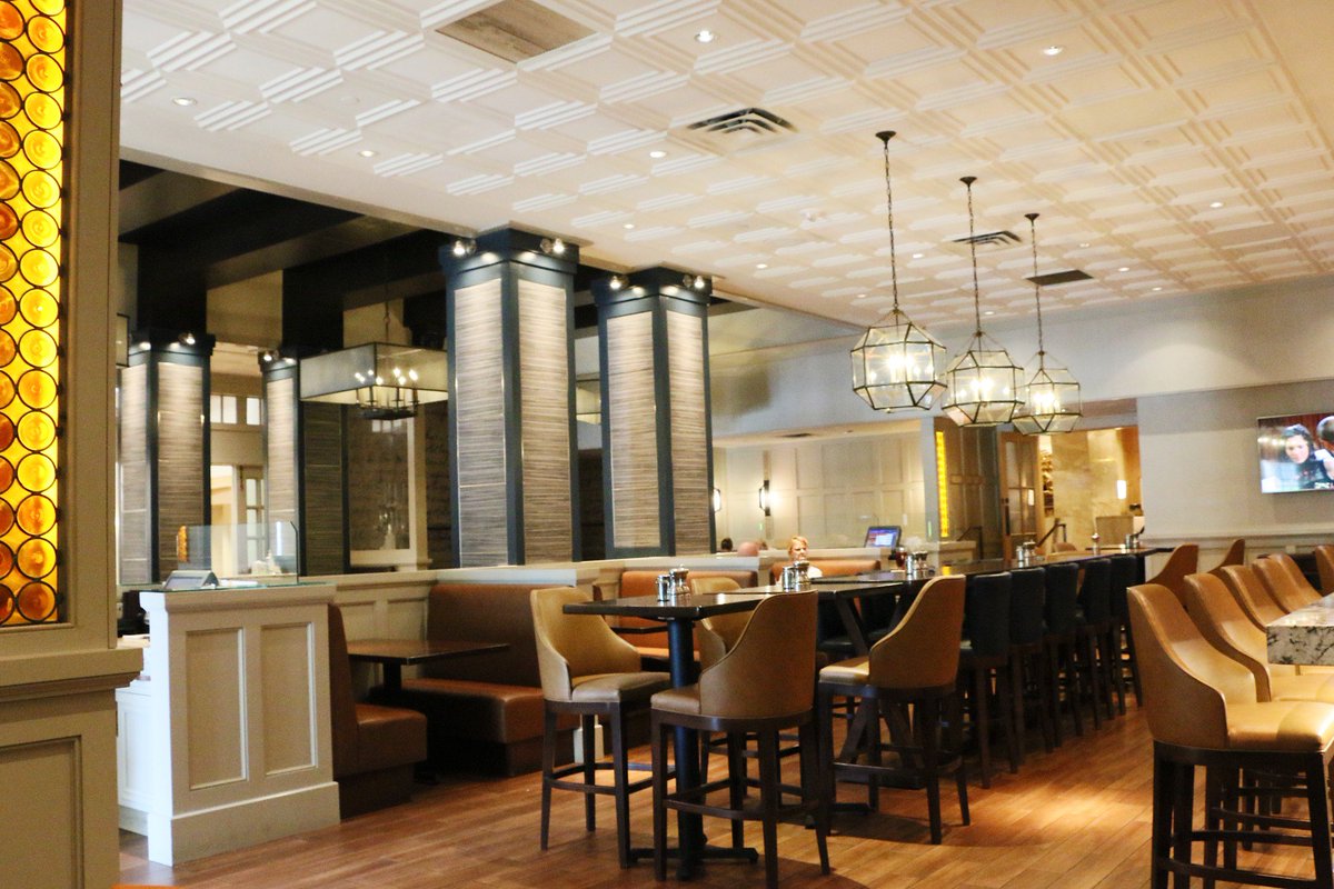 MHWestfields's tweet photo. From our tables to yours, Happy Thanksgiving from all of us here at Westfields Marriott Washington Dulles! https://t.co/JblYyU4daM
