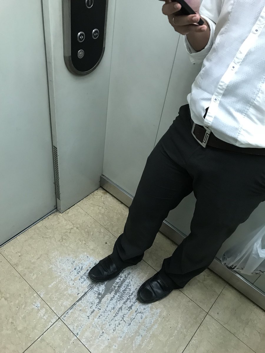 ยืนยั่วกุในลิฟต์