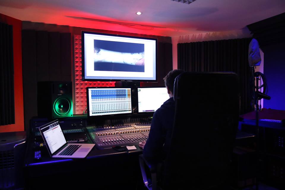 On prend beaucoup de plaisir à travailler sur des projets audiovisuels dans notre auditorium 5.1 🤗

👇 Pour en savoir plus sur notre auditorium 5.1 👇

sodasound.fr/auditorium-5-1