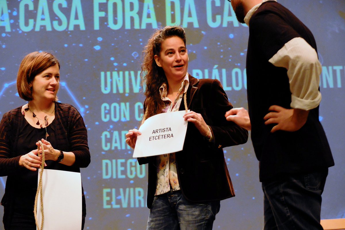 Hiperespazos_'s tweet photo. Esta mañá exploramos o Universo DIÁLOGO CO CONTEXTO a través dunha dinámica grupal para aprender a poñernos no lugar do outro, entender os problemas de empatía e comunicación e a función dunha figura mediadora nos procesos participativos. https://t.co/CcTvGYENnc