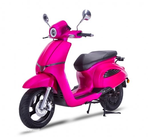 Dévoilé lors du salon <a href="/official_eicma/">EICMA</a> 2017, ELLY est le nouveau modèle de #scooterélectrique GOVECS. Il pourrait être commercialisé en France via #Anteva fin 2018 ! Vous aimez ses couleurs #flashy ? bit.ly/2A5HbmC #nouveauté