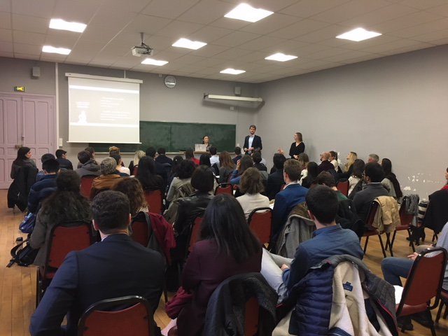 ArtsetMetiers_'s tweet photo. #WORKatCHANEL Merci aux équipes de @CHANEL pour cet après-midi d’échanges et de session de recrutement avec nos élèves AM. https://t.co/LpcuRX6NSs
