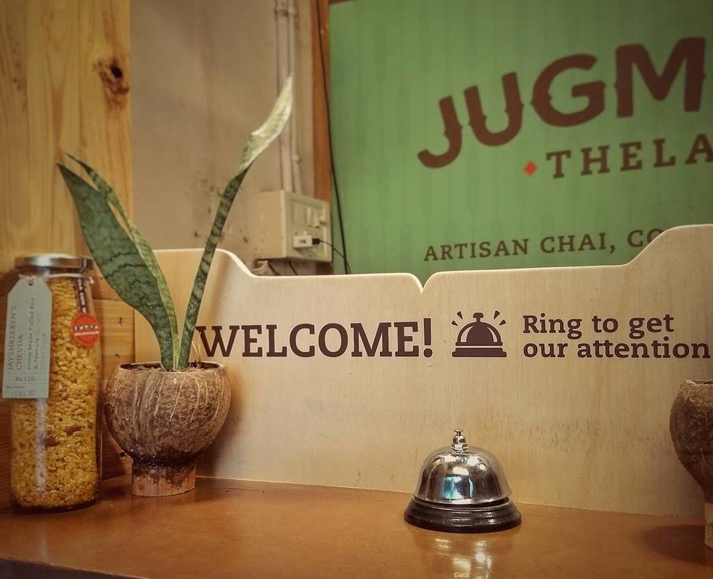 Jugmugthela's tweet photo. Say hello to our new friend, Mr.Bell! Tap it if you want service, tap it if you're happy!
.
.
.
#jugmugthela #deskbell #counter #reception #chevda #cafelife #jigmuglove #motherinlawstoungue #plantlove #cocoplanter #simpleisfun https://t.co/AUFQLMigZW https://t.co/c5FemqsSZV