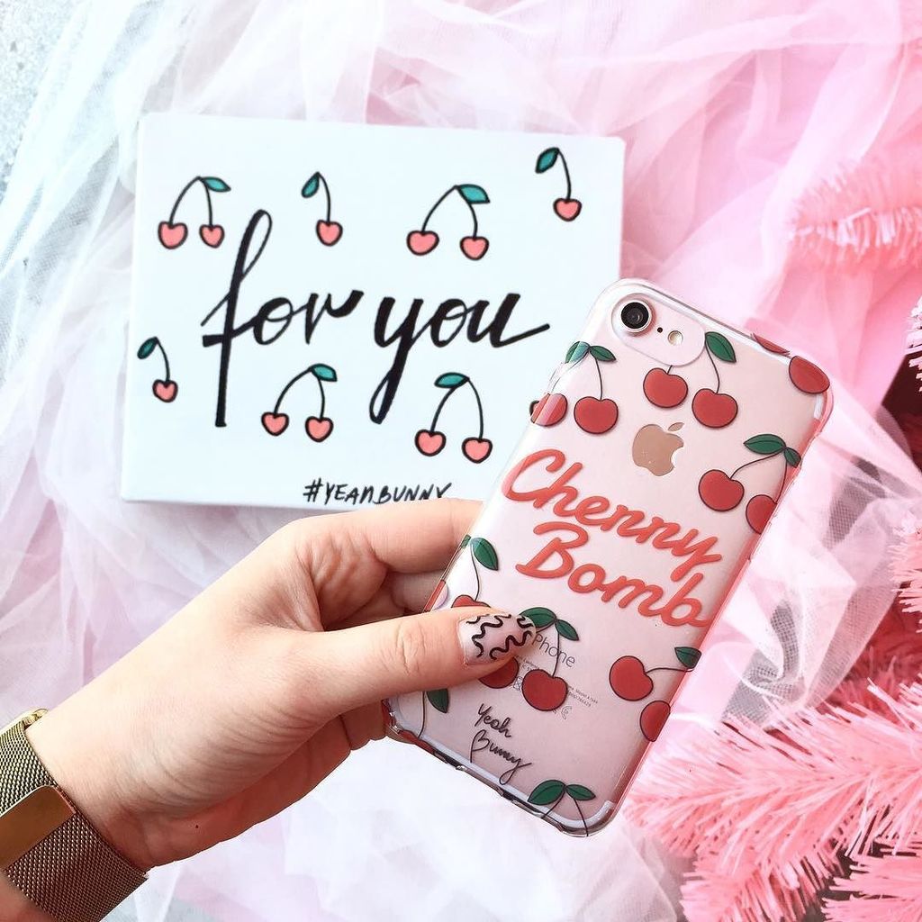 YeahBunnyStore's tweet photo. Xmas time! โฅ๏ธ๐๐ฒ #yeahbunny #yeahbunnycase #xmastime #pinkxmas #especiallyforyou #thebestgiftever #kiss https://t.co/jkZNBodUMb https://t.co/9HDwEWnuLl
