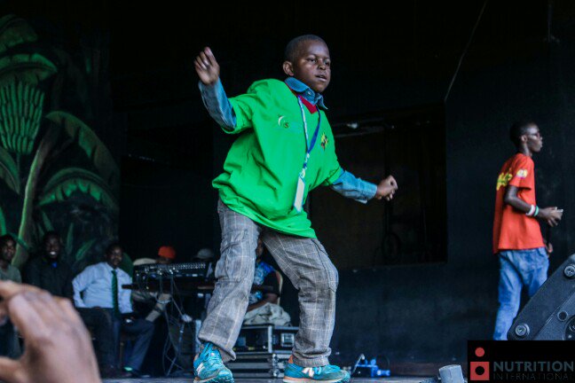Alex_Mwakideu's tweet photo. They say work with no play makes you a dull boy! Angelo from Kariobangi decided it's time to get on Stage at the 2nd Kenya National Adolescent Health. #Vijana4Life #AHS2017 @aphrc
@nutritionintl
@LVCTKe
@csa_Kenya
@Kenyasrhr
@pskenya1 https://t.co/4FvhY5hTdK