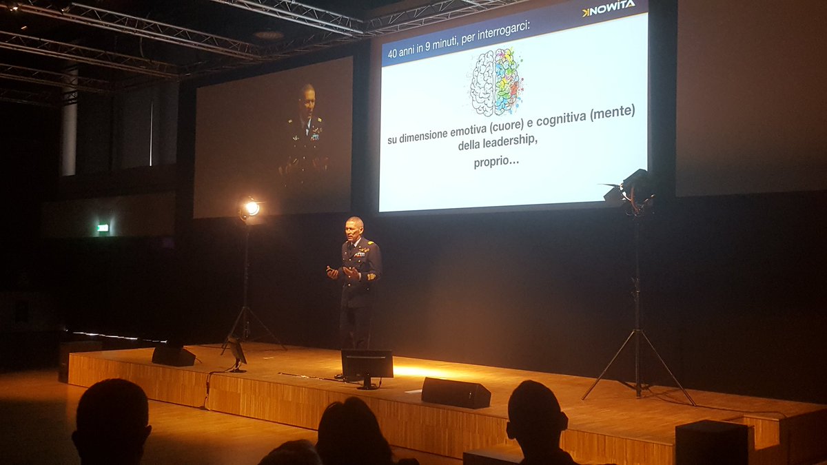 Knowita_Net's tweet photo. @Knowita_Net È il momento di #FernandoGiancotti Comandante Squadra Aerea dell'@ItalianAirForce che ci parla di #leadership al #TMF17 https://t.co/PIoIPQEelS