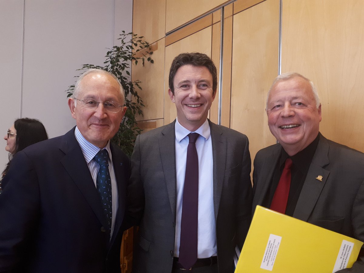 CSNUMPOST's tweet image. Philippe WAHL @GroupeLaPoste @BGriveaux @JeanLAUNAY46 : les acteurs de l&apos;équilibre postal, entre performance financière et intermédiation humaine sur les territoires