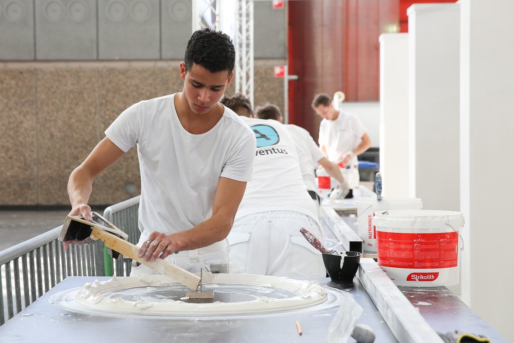 Het is vandaag #dagvanhetmbo! Op deze dag laat NL zien wat beroepsonderwijs te bieden heeft. Dit gebeurt o.a. tijdens #mbocity en het #ambassadeursgala. Deze week vindt ook #EUVocationalSkills week plaats waarmee de Europese Commissie het beroepsonderwijs in de schijnwerpers zet.