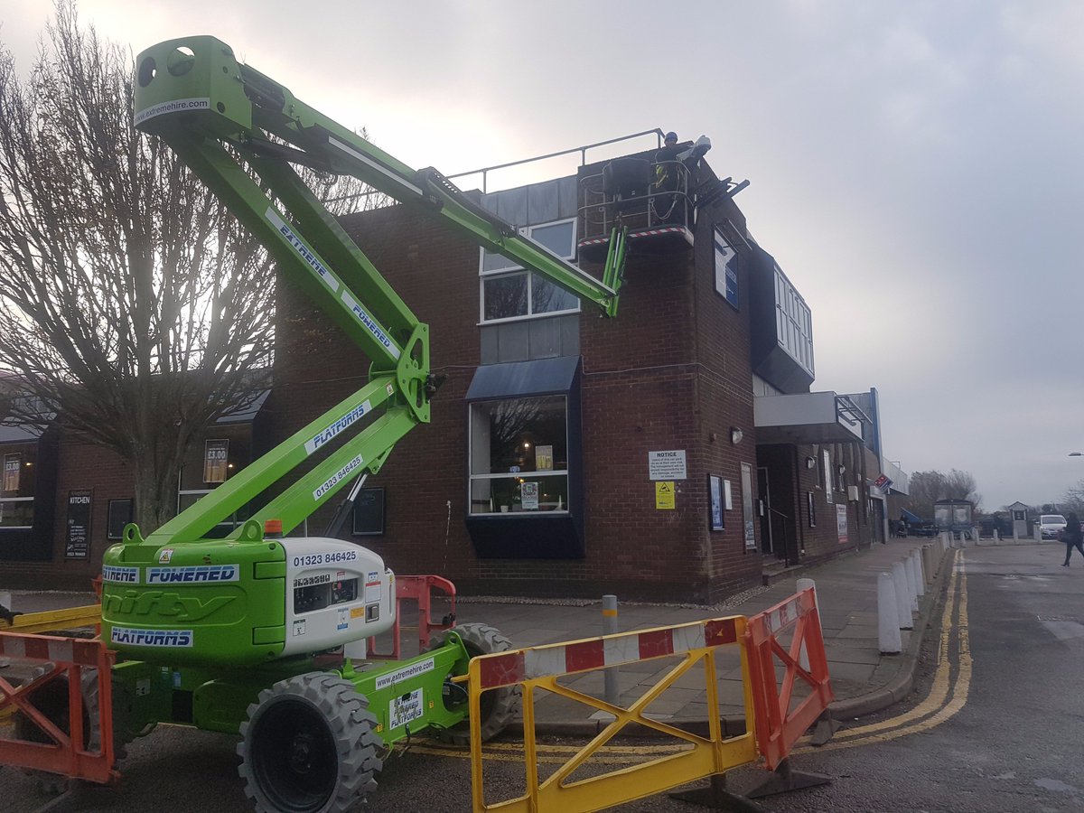 TDSLUK's tweet photo. Thanks to @ExtremePPltd for sorting out our lift hire today for @langneycentre CCTV maintenance https://t.co/u85AOnBw8X