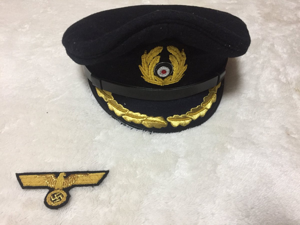 ラ王子 プロイセン胸甲騎兵 ミリタリー物販 ドイツ海軍佐官制帽 胸鷲胸章黒台座 サイズ56 5センチで帽子用の鷲章は欠損しています 6000円送料別で