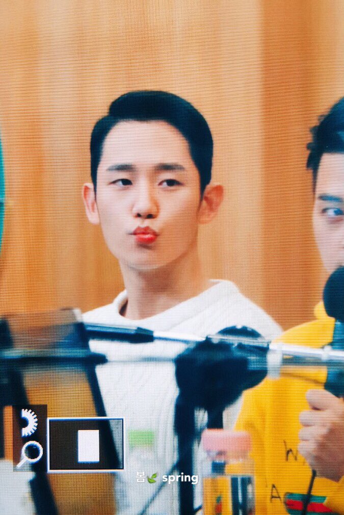 holyhaeinspic's tweet photo. kissable lips 💋 https://t.co/jXd6GFkzdL
