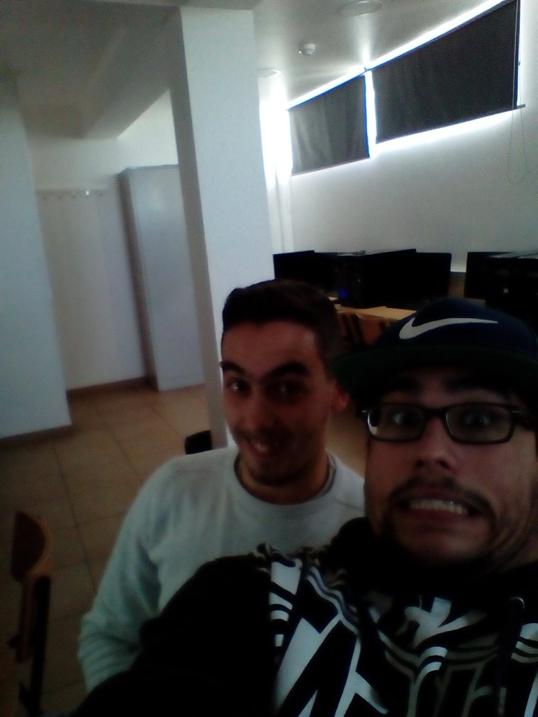 JackFuckingPot's tweet photo. Há malta bonita mas estes dois são outro nível https://t.co/KUze3fXQ1J