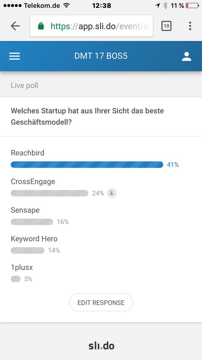 Der Gewinner des Startup Pitch beim #dmt17 <a href="/Reachbird_io/">Reachbird.io</a> - herzlichen Glückwunsch mit <a href="/fheinemann/">Florian Heinemann</a>