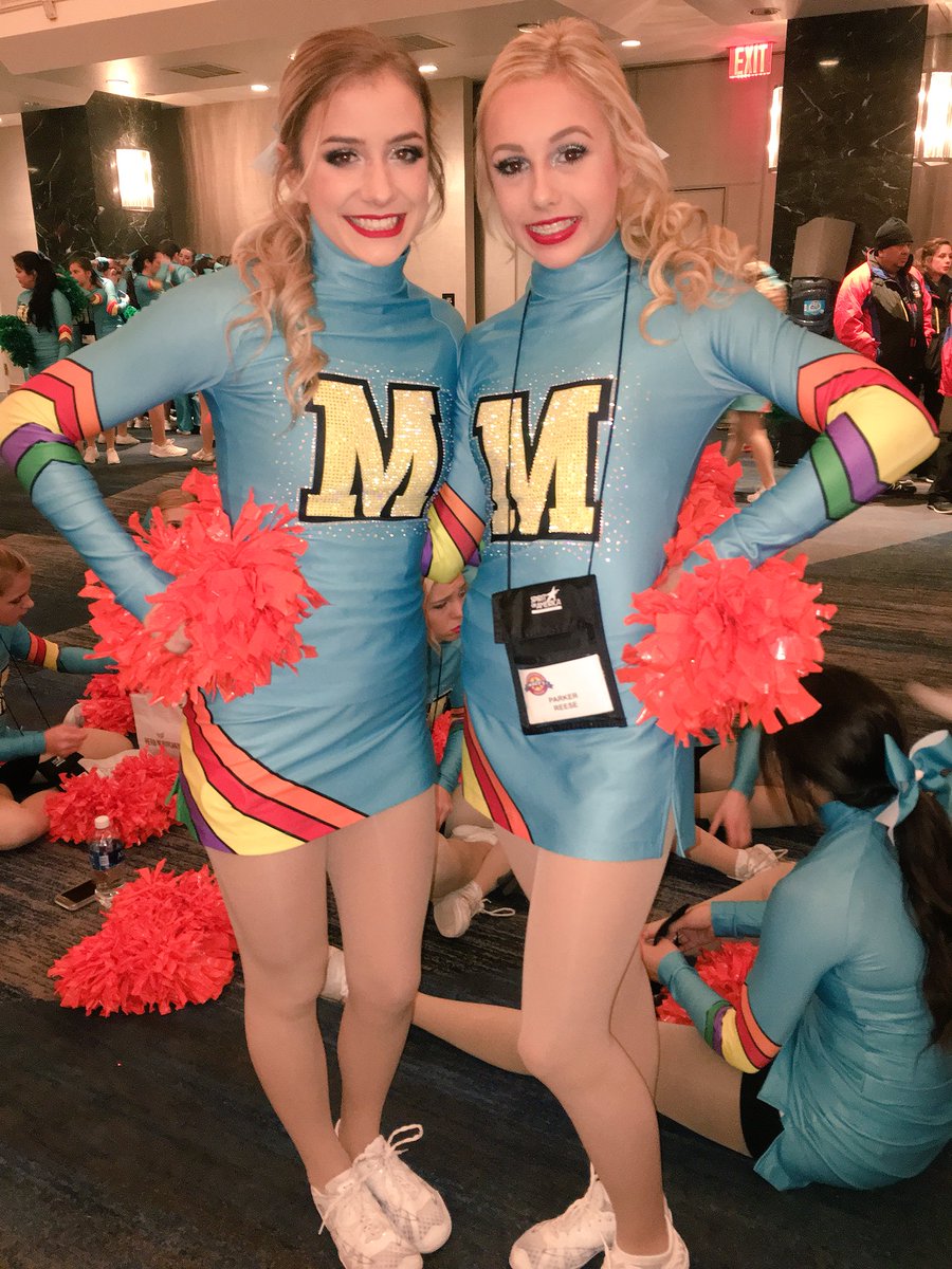 GOOD LUCK😻to our Cheer Athletics Plano girls, Wildkitty <a href="/parker_ca/">Ca’Mari Parker</a> &amp; BAB <a href="/rayewebbb/">raye webb</a> today in the Macy’s Thanksgiving parade📣🍎🌟🦃 hope y’all have a great performance live today on NBC!!! #g3fca2a #SoaCheer #teamorangepoms