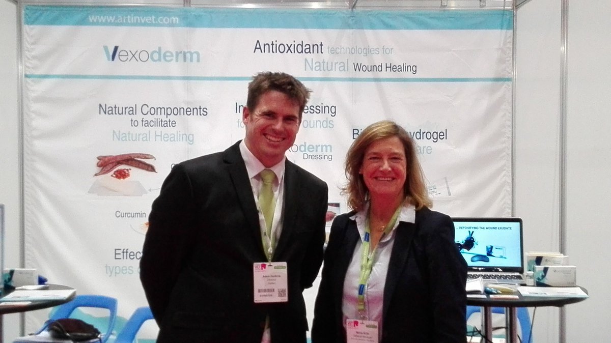 ArtinVet's tweet photo. Repasando la gran acogida de nuestros productos de la línea #Vexoderm para cura de heridas en @VetShow acompañados de nuestro nuevo distribuidor @Kattecltd. https://t.co/Hn6rzis0l4 https://t.co/qCHEPYpGRX