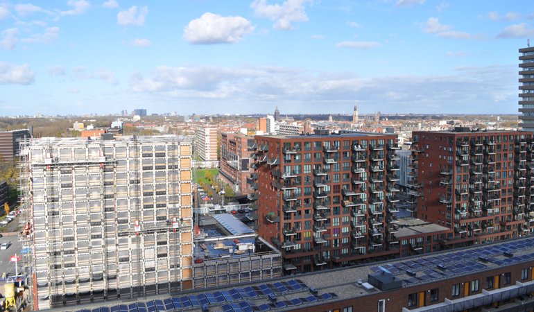 Prefab betonnen casco Toren 3 "Wonen boven De Hoven" Delft is gereed, Binnen de afgesproken planning. Net als bij Toren 1 en 2.. Overspanningen van 12 meter. Trots en tevreden. Dank aan <a href="/Heembouw/">Heembouw</a> en andere co-makers voor prettige #samenwerking! Meer foto: stabielmanagement.nl/index.php/alle…