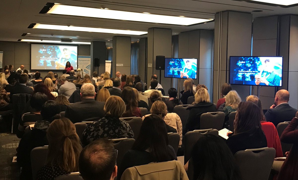 How is poor #FinancialWellbeing impacting your workforce? Full house for <a href="/monica_kalia/">Monica Kalia</a>'s session, sharing insights from our #DNA2017 report &amp; how to get started on your #FinancialWellbeing journey <a href="/SympEvents/">Symposium Events</a> #SEWellbeing17