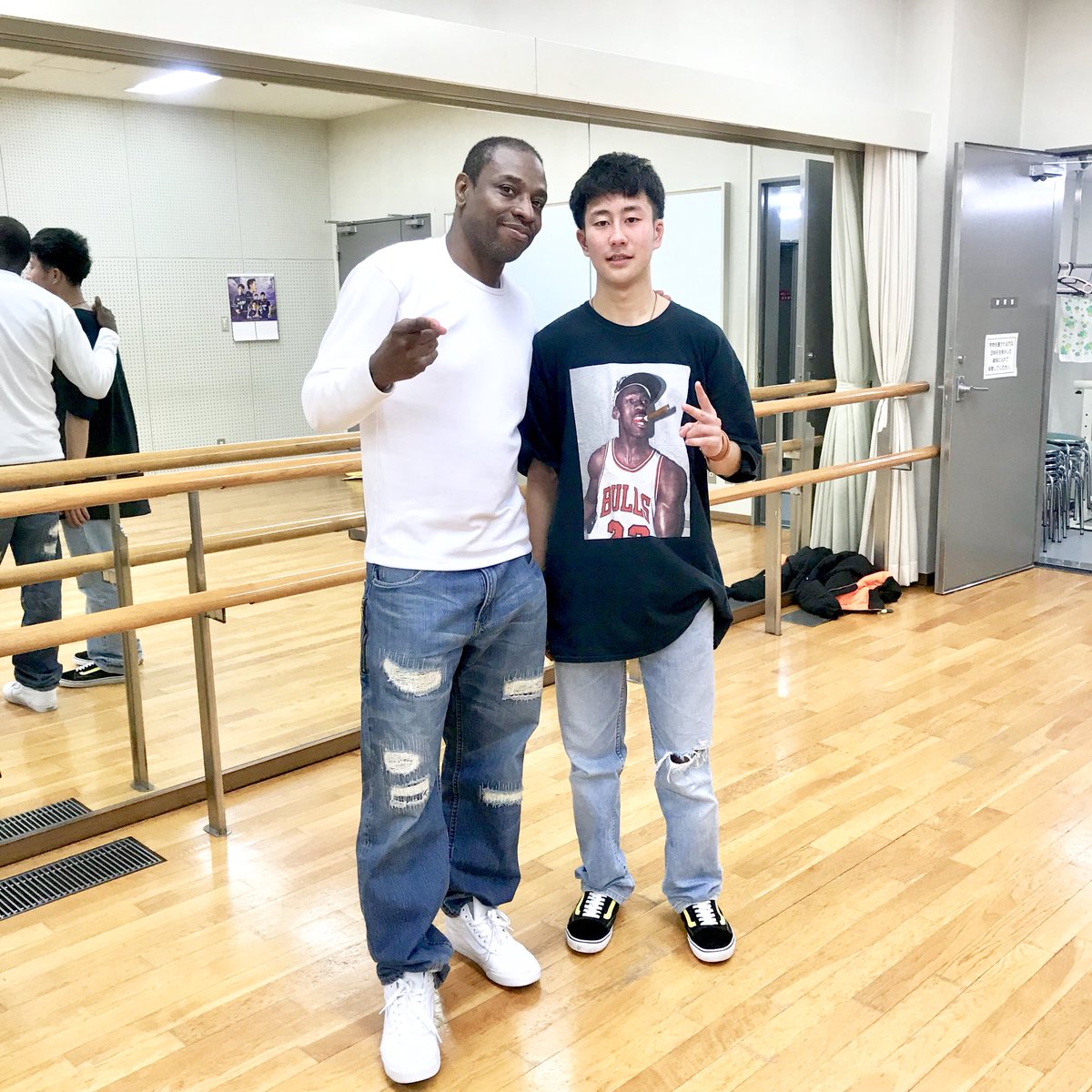 Sunx86214760's tweet photo. Link WS行ってきました!
前回とは比べものにならないくらい難しかった
こんなに良い振りとかこんなに良いレッスンわここだけだそうです。
本当に勉強になりすぎました
頑張っていきます
#LEZRY
#Sunx https://t.co/uvtGyf6SCZ