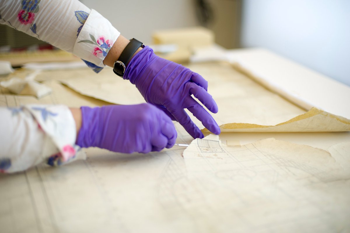 UofGlasgowASC's tweet photo. #ExploreArchives through #conservationkeyhole #ArchiveScience https://t.co/75NTGSg8nV https://t.co/IRO0W6KIQm