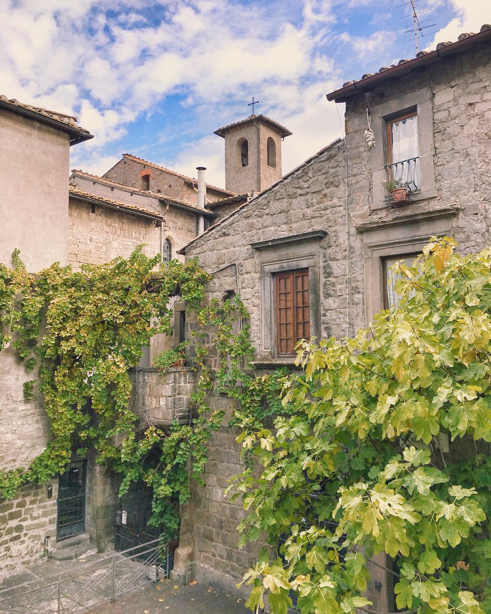 Enjoying #autumn in #Viterbo 
🍃🍂
#igersviterbo #igerslazio #igersitalia #tuscia #incredibletuscia #italy #tourism #travel #viterbo #lazio