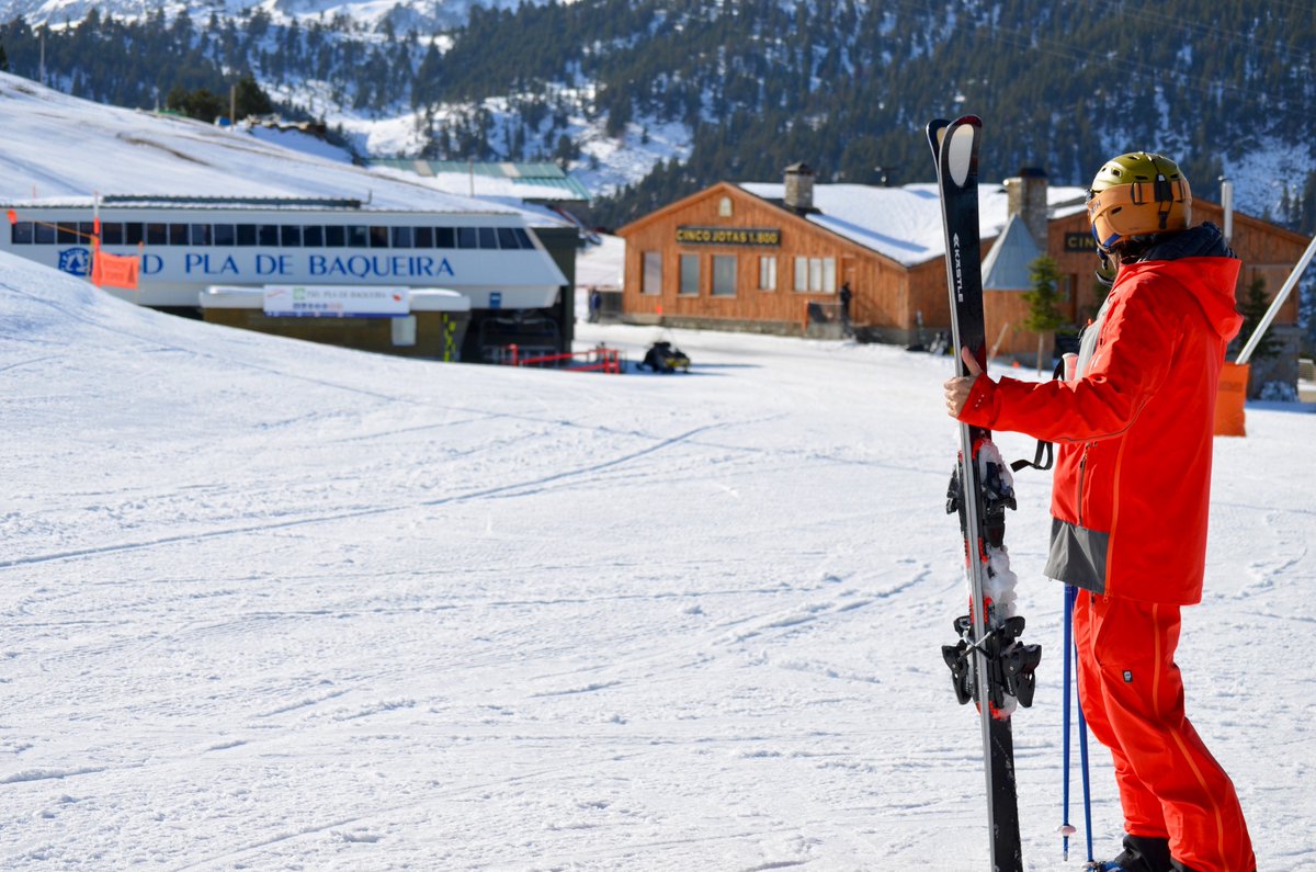¡Abrimos #baqueira #beret y #bonaigua a partir del sábado! 75 km esquiables entre las tres zonas de la estación ¿#EspirituBaqueira preparado? Más info: bit.ly/BaqueiraBeretB…