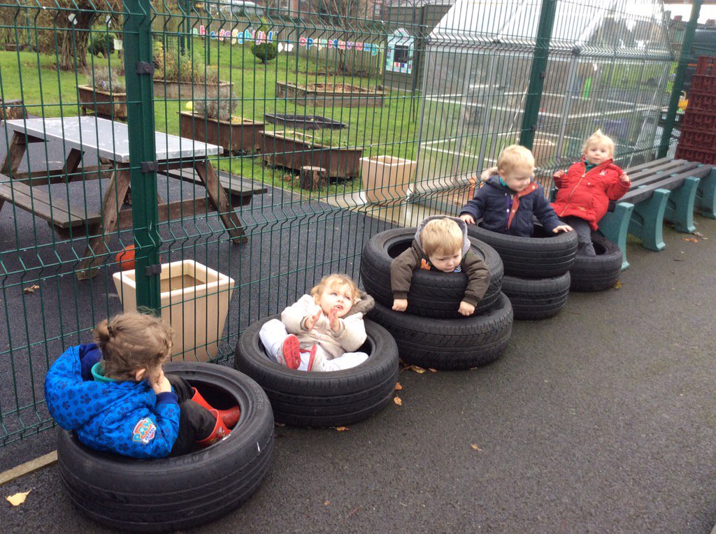alisonmoore193's tweet photo. "The wheels on the train go round &amp; round" @TheDistrictCE Little Stars @LisaBellamy13 @MrsHughesx https://t.co/G0JDeSNJtM