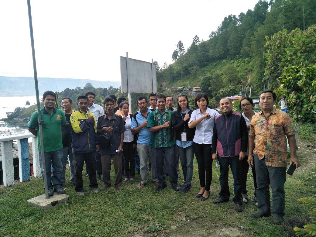 tobapulp_id's tweet photo. Rembuk Desa di Nagori Sibaganding, Kecamatan Girsang Sipangan Bolon, Kabupaten Simalungun
PT. Toba Pulp Lestari, Tbk. (TPL) yang diwakili oleh Staf Pemberdayaan Masyarakat PT TPL, Tashya Anggun Sirait, bersama Kepala Nagori Sibaganding, Martno Bakkara. https://t.co/Fhx0vEuvjw