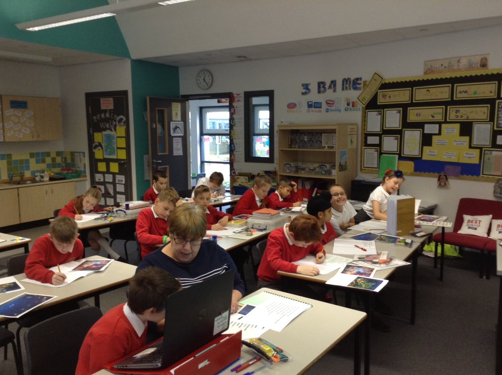 MissJoannouJLPS's tweet photo. In #5kJ today we've come up with that much amazing vocabulary, I had to go and get a second whiteboard! #KeeItUp #WowWords https://t.co/wTj9nrfRPe