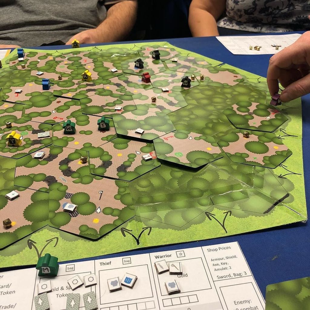 RAEZnet's tweet photo. #DarkForest by @_darrenbroad_ at #GameFoundry play testing night. https://t.co/FadB7lQdA1 https://t.co/zAqLSkOd3p