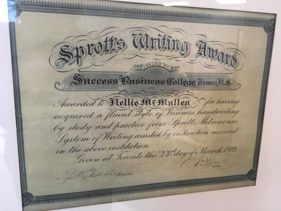 _SuccessCollege's tweet photo. Success Business College Sprott’s Writing Award ❤️🌟 Awarded to Nellie McMullen in 1929! #TBT #SuccessCollege #NovaScotia https://t.co/ngsOnvGTGc https://t.co/XrSsfEMod9