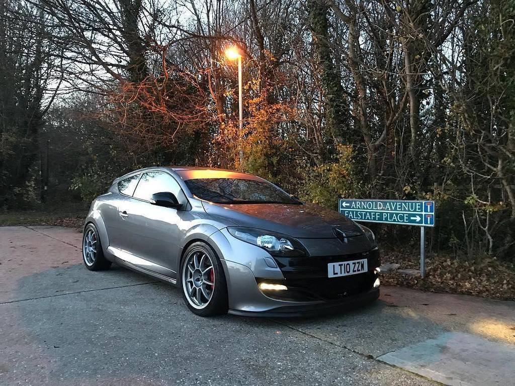 TurboRenault's tweet photo. @matttheard -  Winter evenings 🍂 #renault #renaultsport #rs #megane #rs250 #rsmegane #rsuk #renaultuk #mrs3uk #bilstein #silverprojects #oz #motordrive #ns2r #caeshifter @mrs3uk #trackcar #trackaddict #trackdaycar #trackspec #tracktoy #hothatch #carp… https://t.co/EvdTJVLE6K https://t.co/hPDgUSHgrn