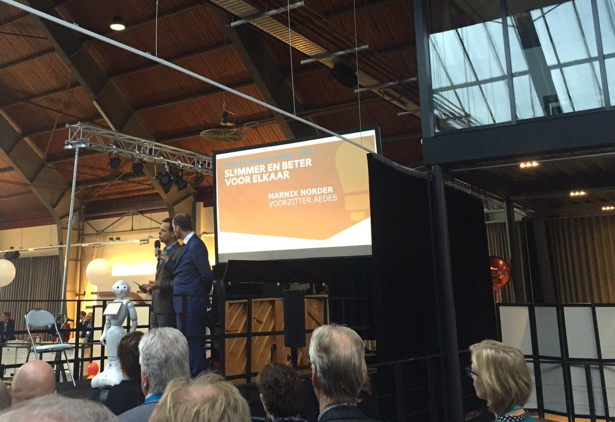 Slimmer en beter... #Aedes #corporatiedag#RobotAlsSpreker <a href="/MitrosVerkoopt/">Mitros Verkoopt</a>