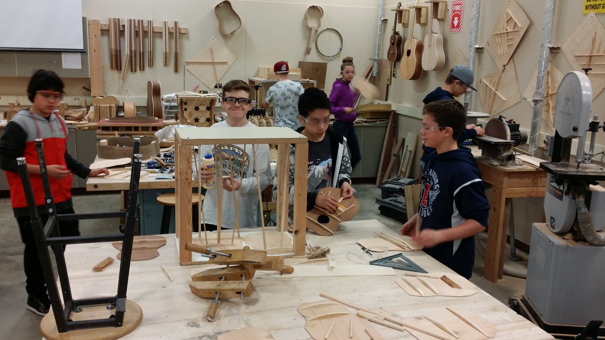 Maestro_Wilson's tweet photo. 8th grade ukes coming along! #weareehs #EHSshopdogs https://t.co/ZZOj6rEkWD