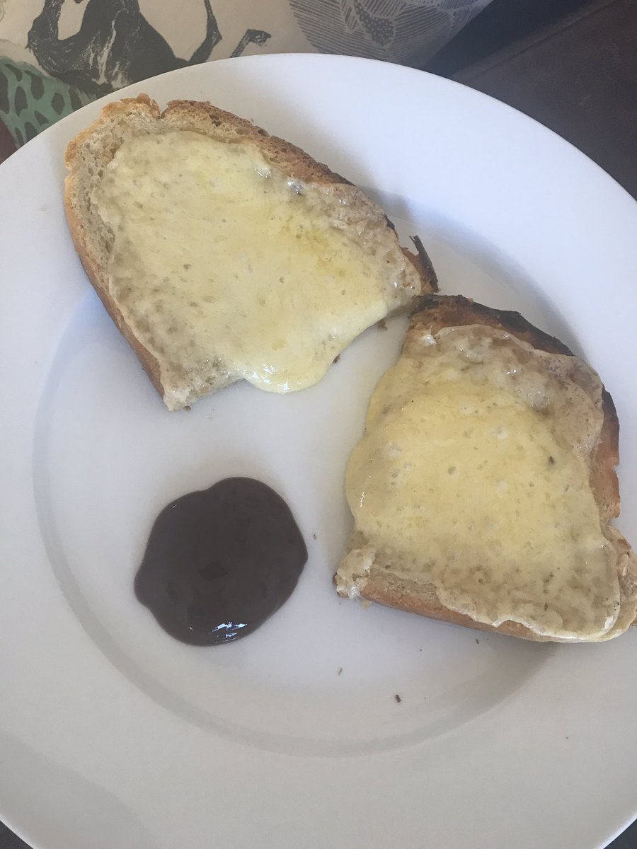 Lucyspeed's tweet photo. Smashing it on royal lunches this week. #bitofbrown https://t.co/7QGQeTU8vy