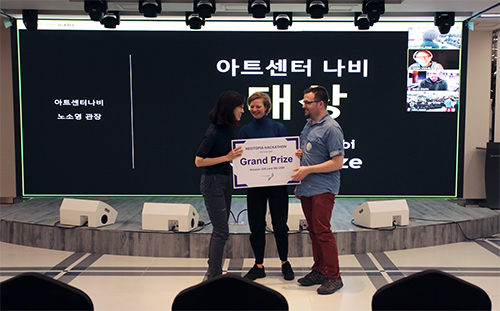 smellofdata's tweet photo. The #neotopia #hackathon in Seoul gave our project already an immense push, with this one we can make even bigger plans! Thx @artcenternabi https://t.co/QSQUK3wRqY