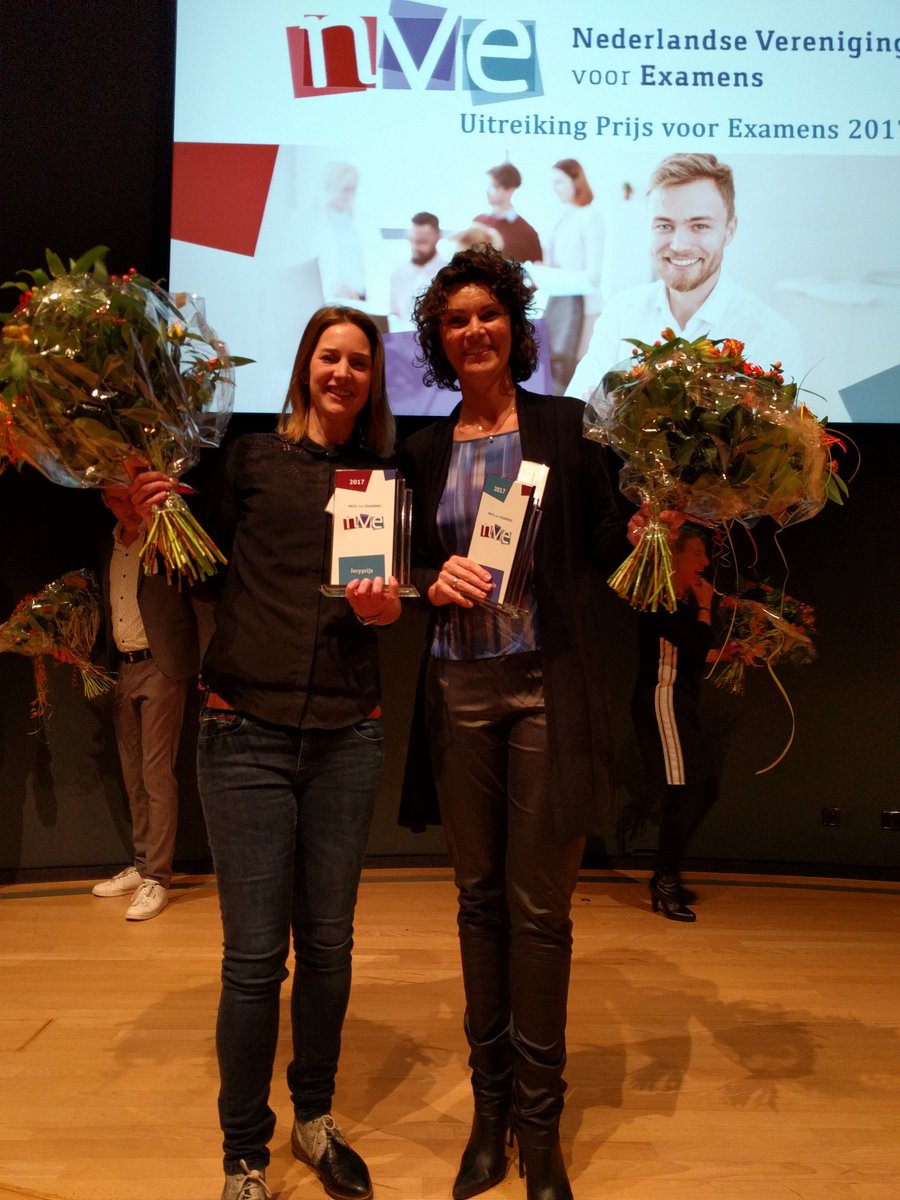 NVExamens's tweet photo. Beide winnaars vol trots op het podium https://t.co/yiVKKbJ70m