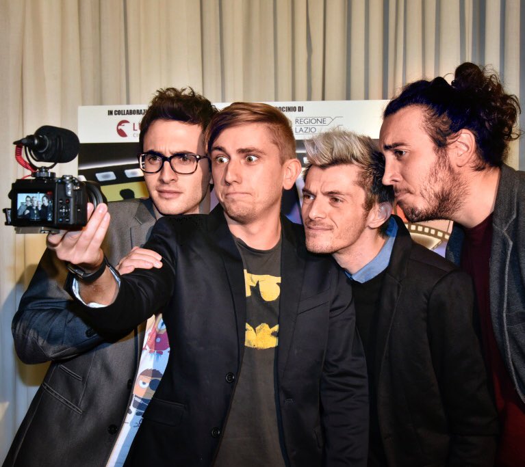 cane_secco's tweet photo. Backstreet's back alright.
#BackstreetBoys #backstreetdogs https://t.co/yeuSO60Btp