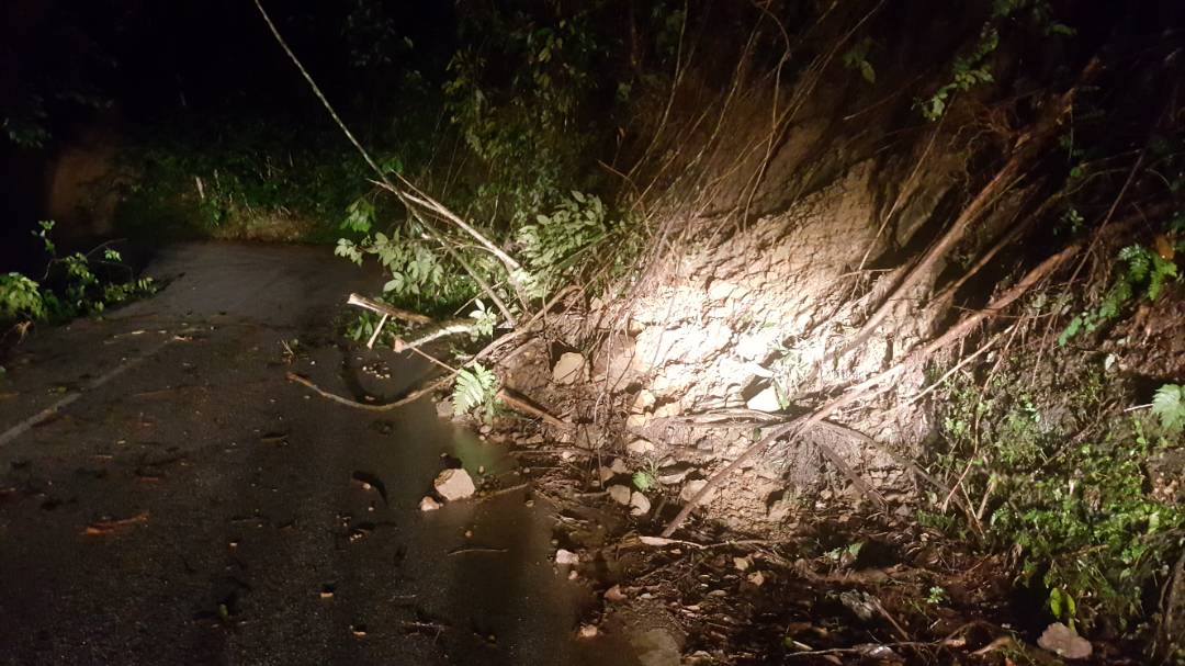 PEMAKLUMAN PENUTUPAN JALAN.

Jln Persekutuan FT68 sec 26.0 hingga 39.0 ditutup sepenuhnya bg kerja pembersihan ekoran tanah runtuh di 18 lokasi sepanjang laluan. Sila guna Lebuhraya Karak utk ke pantai timur.
<a href="/JKRMalaysia/">JKR Malaysia</a> <a href="/MOWorks/">でやんす</a> 
<a href="/JKRSelangor/">JKR Selangor</a>