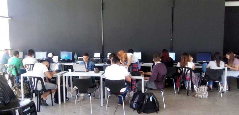 [AHORA] #AIRE 📻 Recibimos la visita de Fátima Higuera y Nicolás Larios quien nos cuentan de su experiencia en la cobertura periodística de la Feria Nacional de Innovación Educativa 2017 #FN2017 #NoTodo