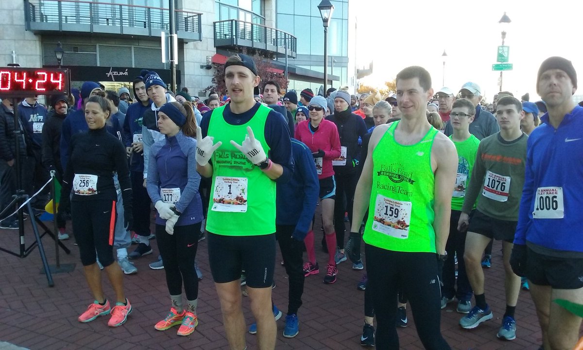 BMoreRunning's tweet photo. At the start of the #GobbleCobble! Happy Thanksgiving! https://t.co/qGrAPSG6Tw