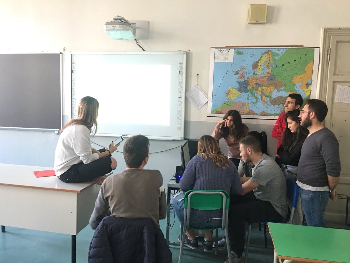 NextStopTeam's tweet photo. E ancora al lavoro per #ASOC1718 #ASOC #opencoesione #ascuoladiopencoesione 💪🏻😎 https://t.co/OgfSvrNF94