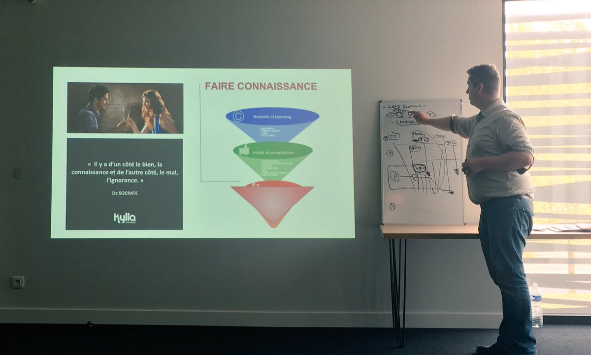 julieartis's tweet photo. Grand merci à @JulienBellot pour ce lunch connecté avec @La_Melee_Mtp sur la stratégie d’acquisition clients 👌🏻 D’autant plus appréciable de faire une pause dej’ dans les jolis locaux de @bureauxandcoFR #leadnurtering #webmarketing https://t.co/Y5AWzlG6Lv