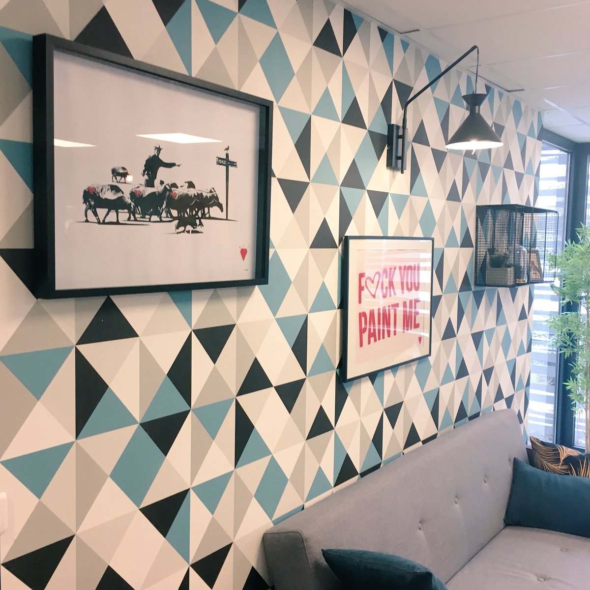 julieartis's tweet photo. Grand merci à @JulienBellot pour ce lunch connecté avec @La_Melee_Mtp sur la stratégie d’acquisition clients 👌🏻 D’autant plus appréciable de faire une pause dej’ dans les jolis locaux de @bureauxandcoFR #leadnurtering #webmarketing https://t.co/Y5AWzlG6Lv