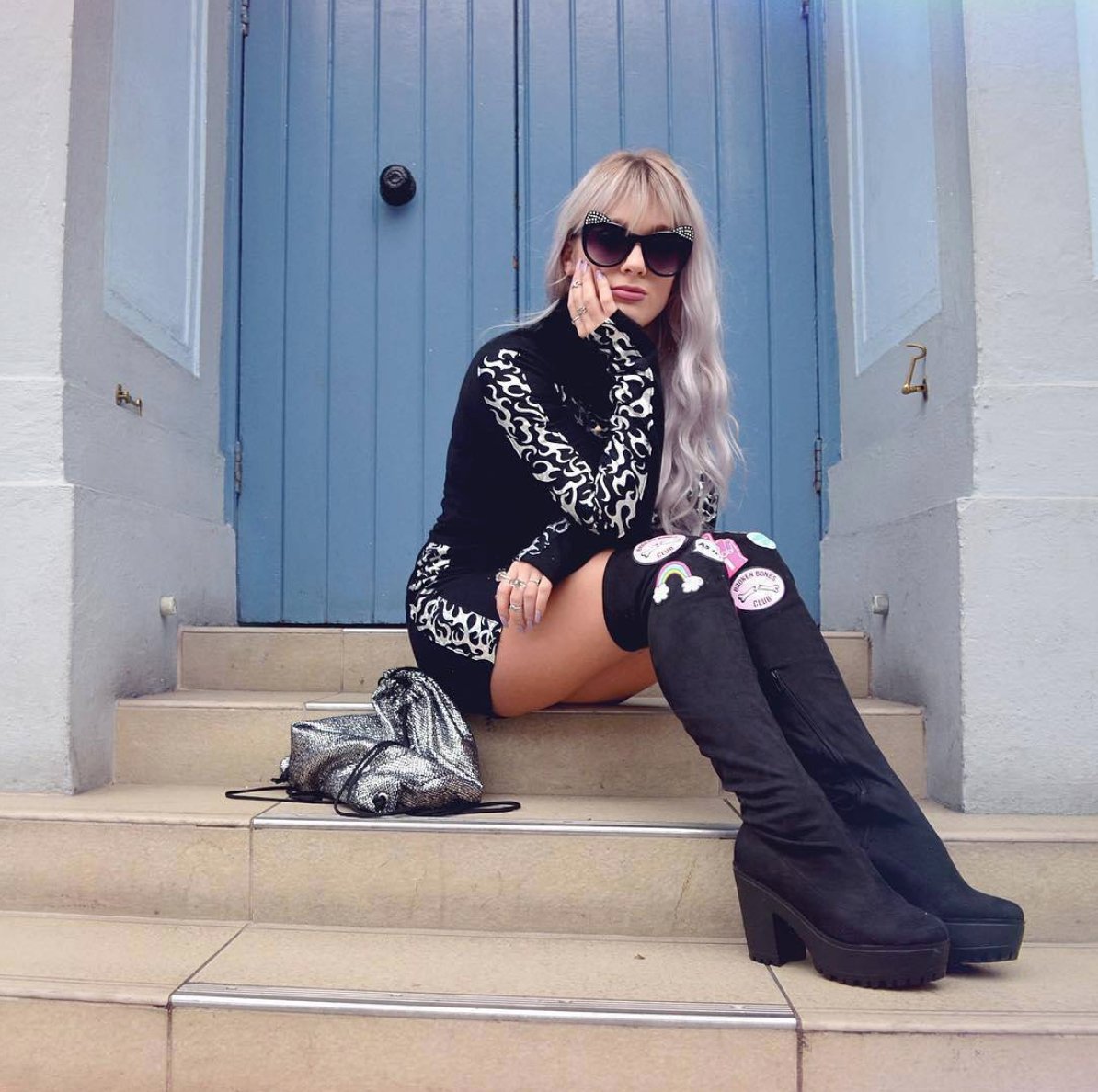 shoptrendeo's tweet photo. Resting bit*h face ALWAYS 👑💅💅 @ellenatlanta is looking cool as in the 'WISTLE Over Knee Boots' from @spylovebuy Shop now at 👉https://t.co/92wC8NtQ3B
#bootgoals #winterbooties https://t.co/NLFUklMkZA