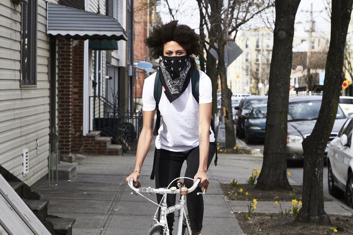 ScoughUK's tweet photo. Wind, rain or shine - a #Scough will protect your lungs from harsh pollutants.
A great #Christmas #gift idea. Get one today: https://t.co/iZAqNff7Qt
.
.
#pollution #filter #scarf #bandana #fashion #health #environment #london #uk https://t.co/KjKy49fevA