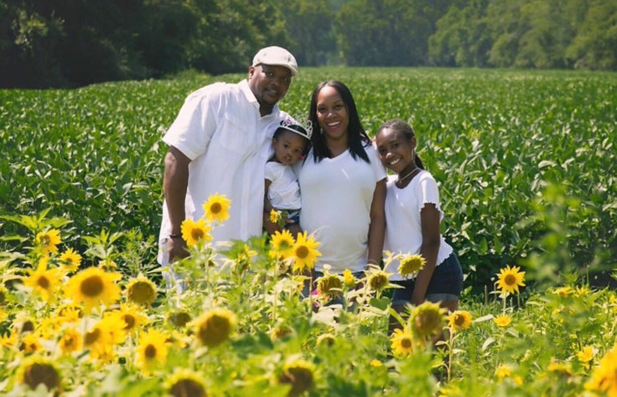#FOX5Thankful! Thankful For Us Plus One On The Way !HAPPY THANKSGIVING TO THE FOX FIVE TEAM !