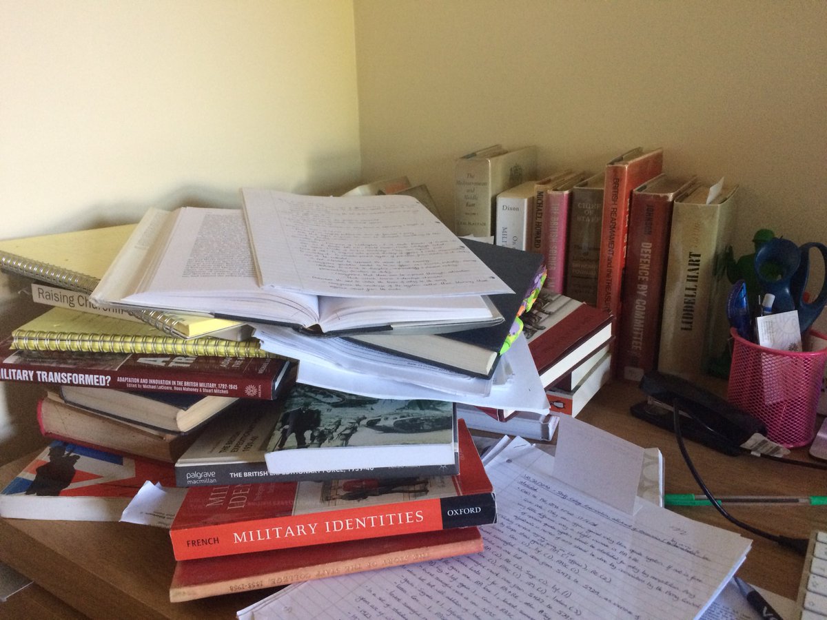 Iain_Farq87's tweet photo. How can you tell Iβm writing? #PhDdesk #phdlife #maybeishouldorganise https://t.co/Lp4YgGqXGc