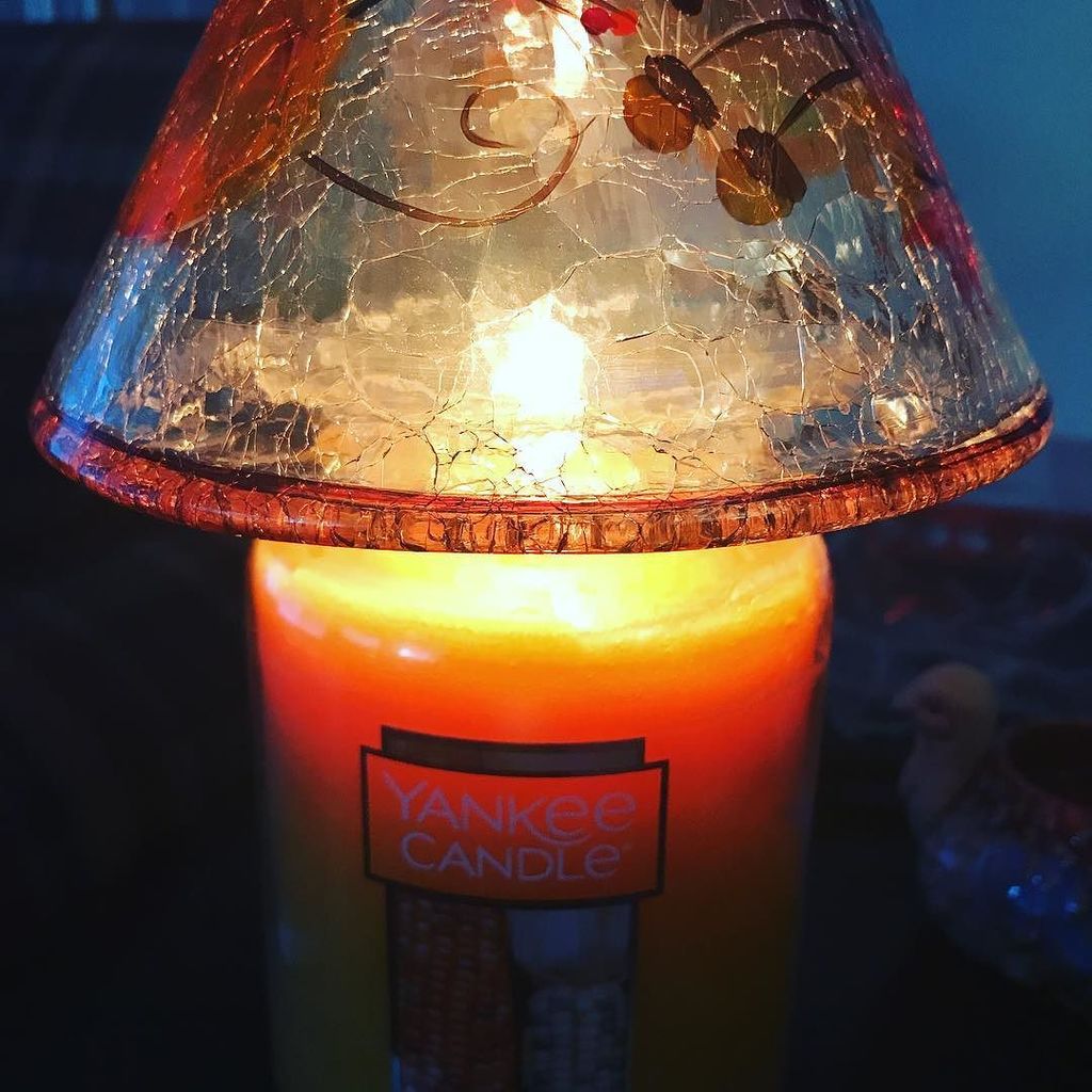 waxandwords77's tweet photo. Happy thanksgiving! π¦ππ½ Today Iβm burning Harvest from Yankee Candle. Itβs a beautiful, rounded fall fragrance that just feels warm and welcoming. Perfect for this holiday season!
#yankeecandle #thanksgiving #candles #candleshade #scentedcandles https://t.co/zVptNkm37l https://t.co/Wwud4k6hVg